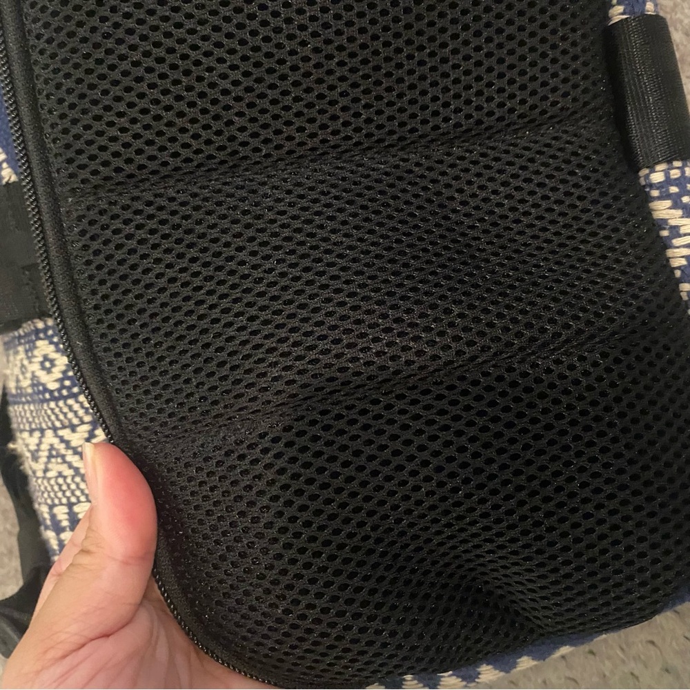 ETHNOTEK Cyclo Sling Crossbody - Picture 10 of 15